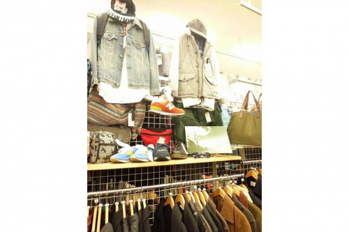 衣類の松原店