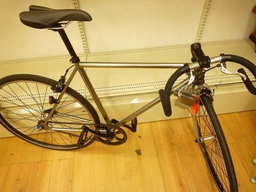 スポーツ用品の自転車