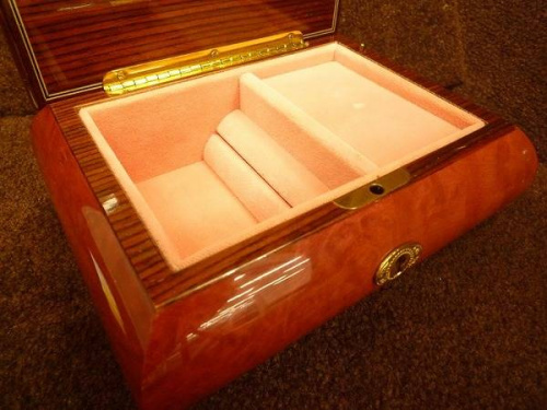 松原店　オルゴールの松原店　リュージュ