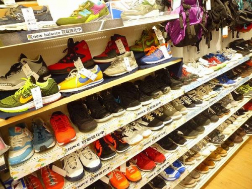 松原　ニューバランスのニューバランス（new balance）