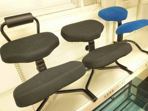 特選家具のバランスチェア