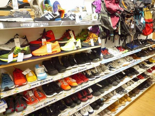 松原　ニューバランスのニューバランス（new balance）