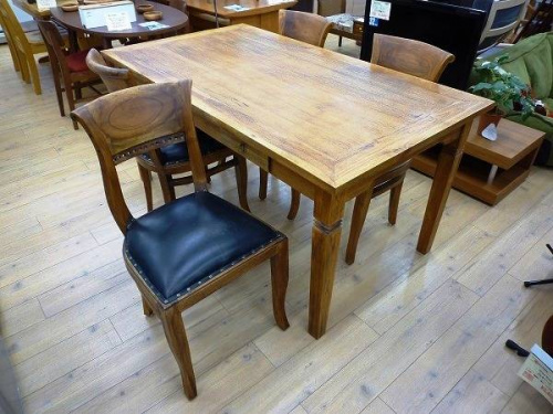 特選家具のダイニングセット