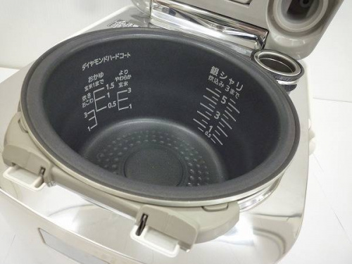 高機能中古家電続々入荷中！本日は、Panasonicスチーム&可変 