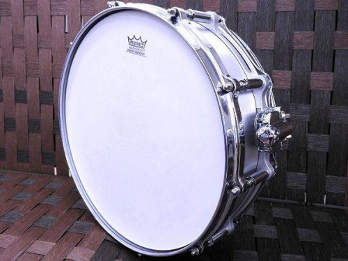 ドラムのスネアドラム