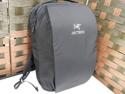 アウトドアのバックパック