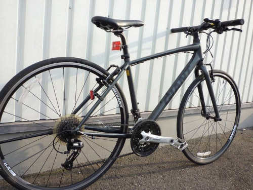スポーツ用品の自転車