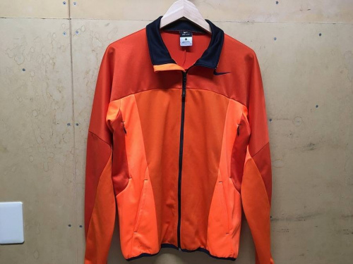 adidas　大阪のNIKE  大阪