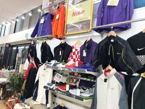 トレーニング　松原の松原　洋服