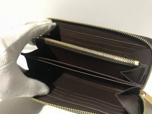 バッグ・財布のルイヴィトン（LOUIS VUITTON）
