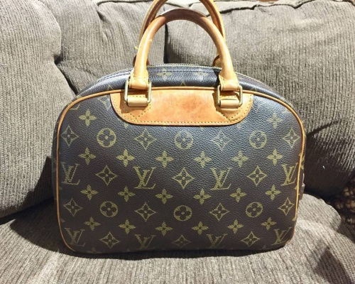 ブランド・ラグジュアリーのバッグ・財布