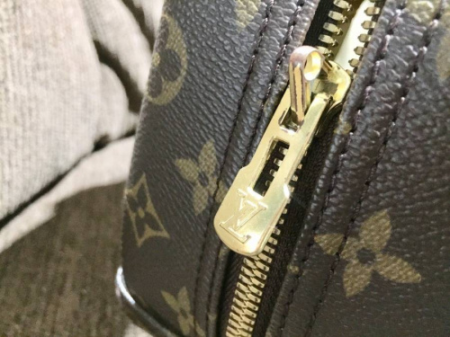バッグ・財布のルイヴィトン（LOUIS VUITTON）