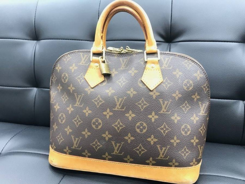 ブランド・ラグジュアリーのバッグ・財布