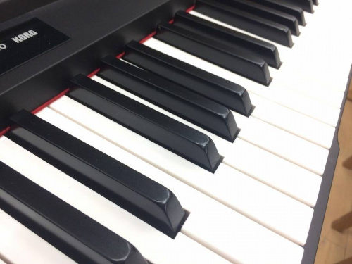 中古楽器 大阪の電子ピアノ