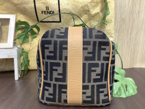 FENDI(フェンディ) 買取 大阪の衣類 買取 松原