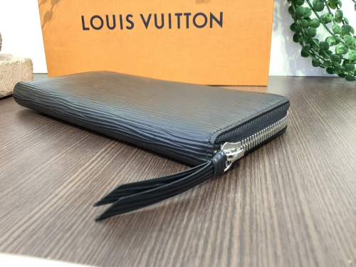 LOUIS VUITTON（ルイヴィトン）　買取　大阪の衣類　買取　松原