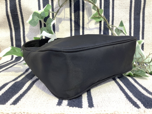 プラダの中古