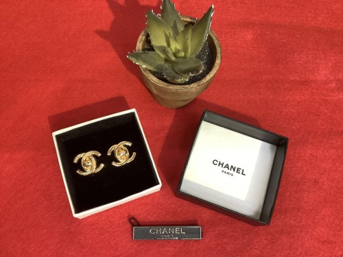 イヤリングのCHANEL