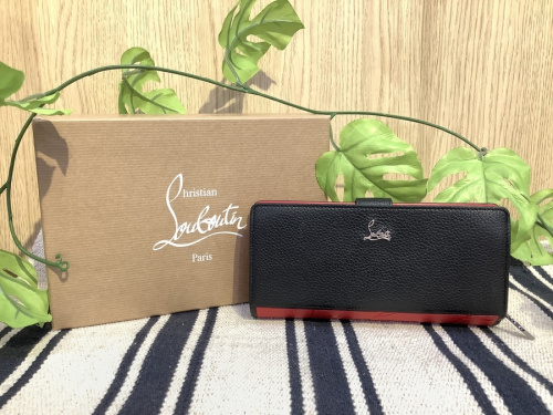 長財布のChristian Louboutin