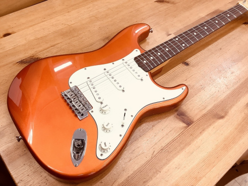 ギターのFENDER