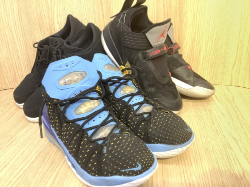 NIKE