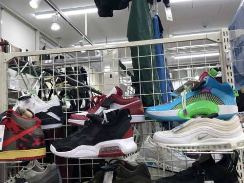 アディダスの衣類