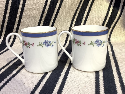 プレートのマグカップ