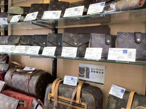 LOUIS VUITTON(ルイ・ヴィトン)のGUCCI(グッチ)