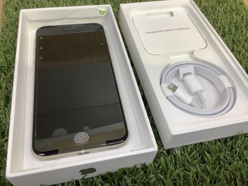 モバイル機器のスマートフォン