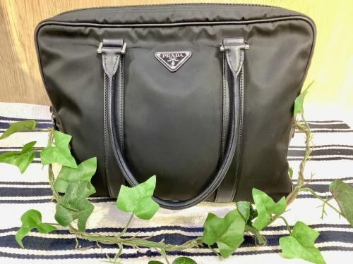 ブランドのブリーフケース