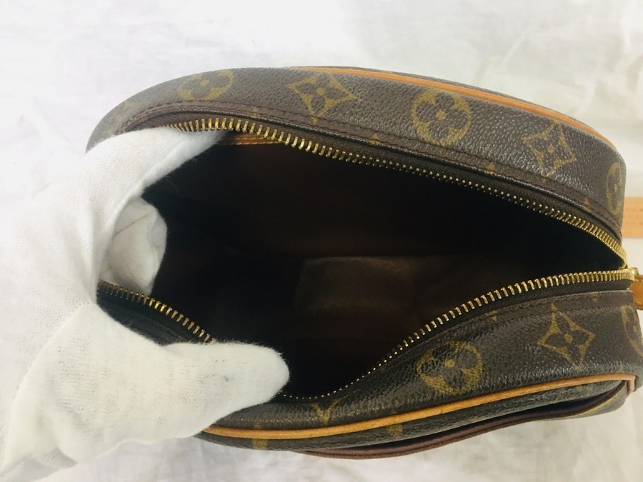 ルイヴィトン ブロア LOUIS VUITTON（ルイヴィトン) ショルダーバッグ ブロワ入荷しま