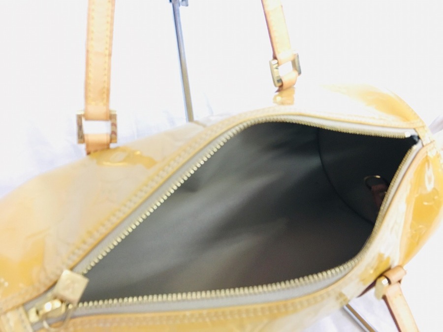 LOUIS VUITTON（ルイヴィトン) ヴェルニのパピヨン入荷しました