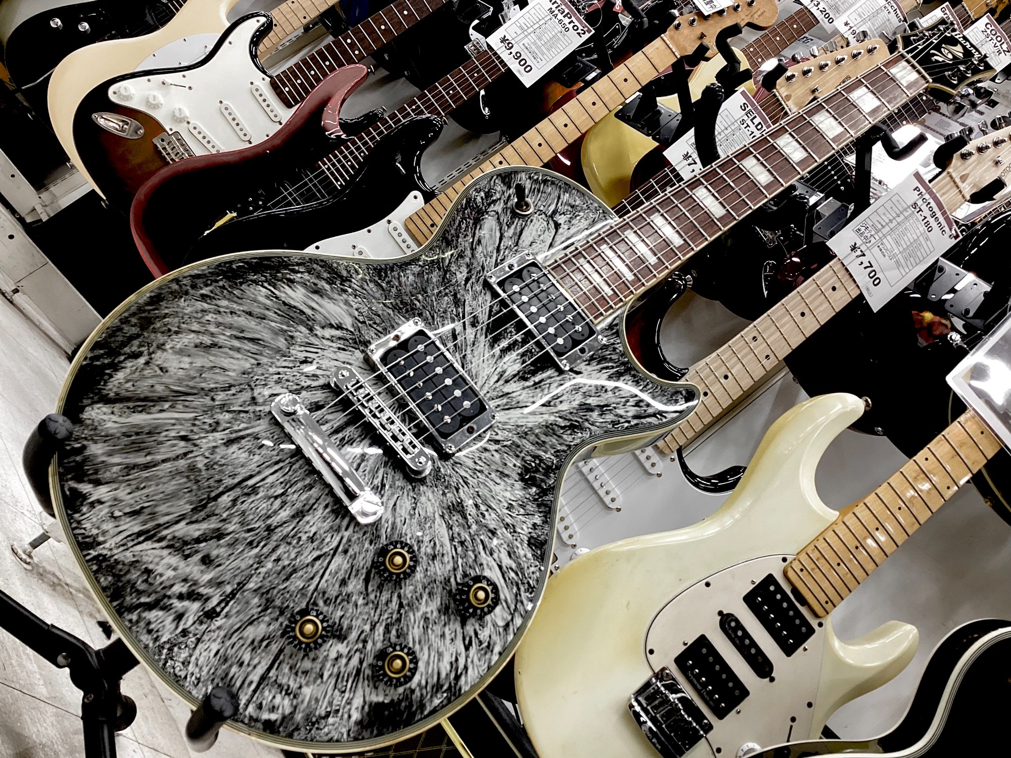 中古楽器】Burny RLC-55!!惑星爆発⁉プラネットバースト入荷♪【中古