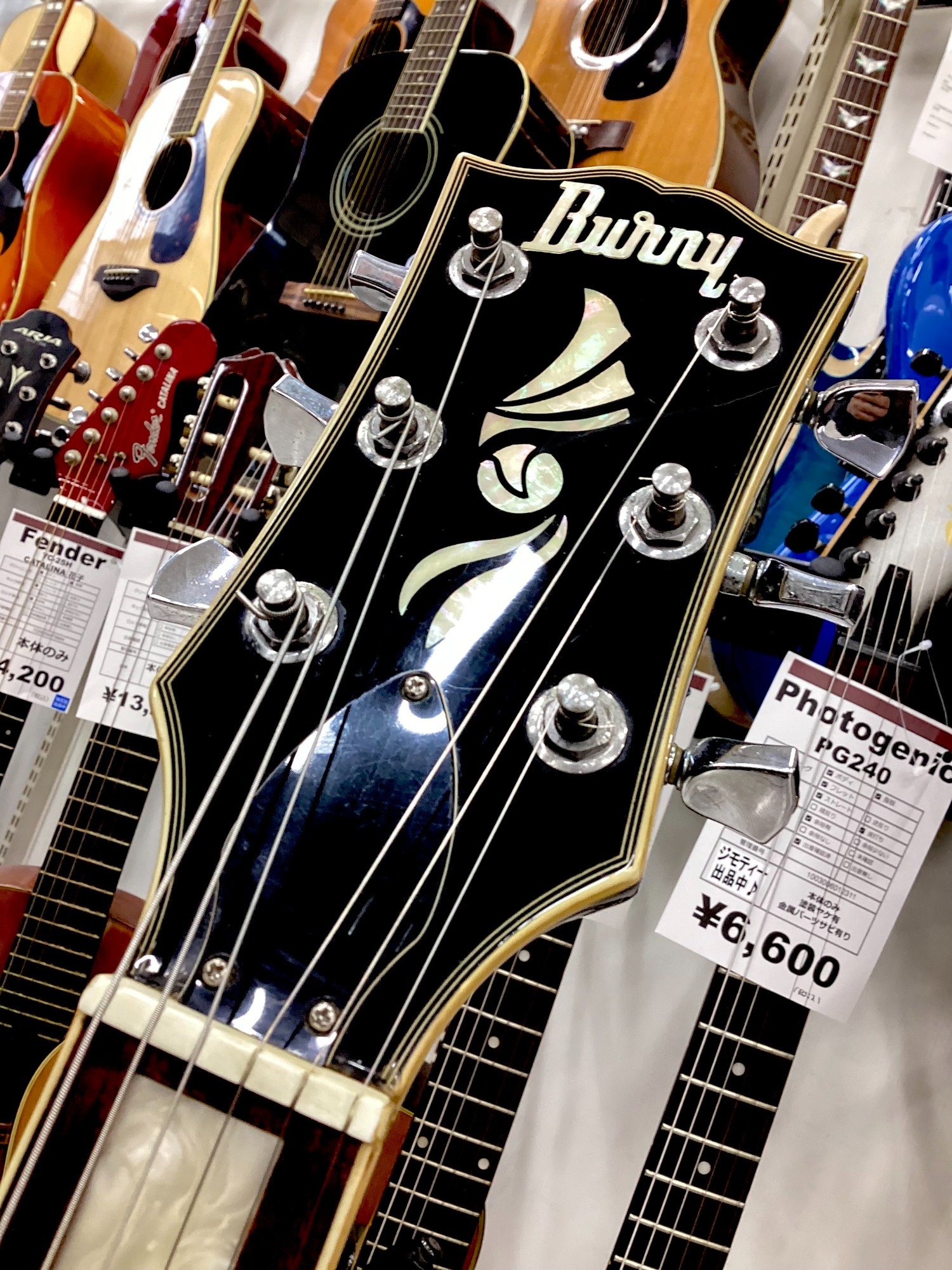 中古楽器】Burny RLC-55!!惑星爆発⁉プラネットバースト入荷♪【中古