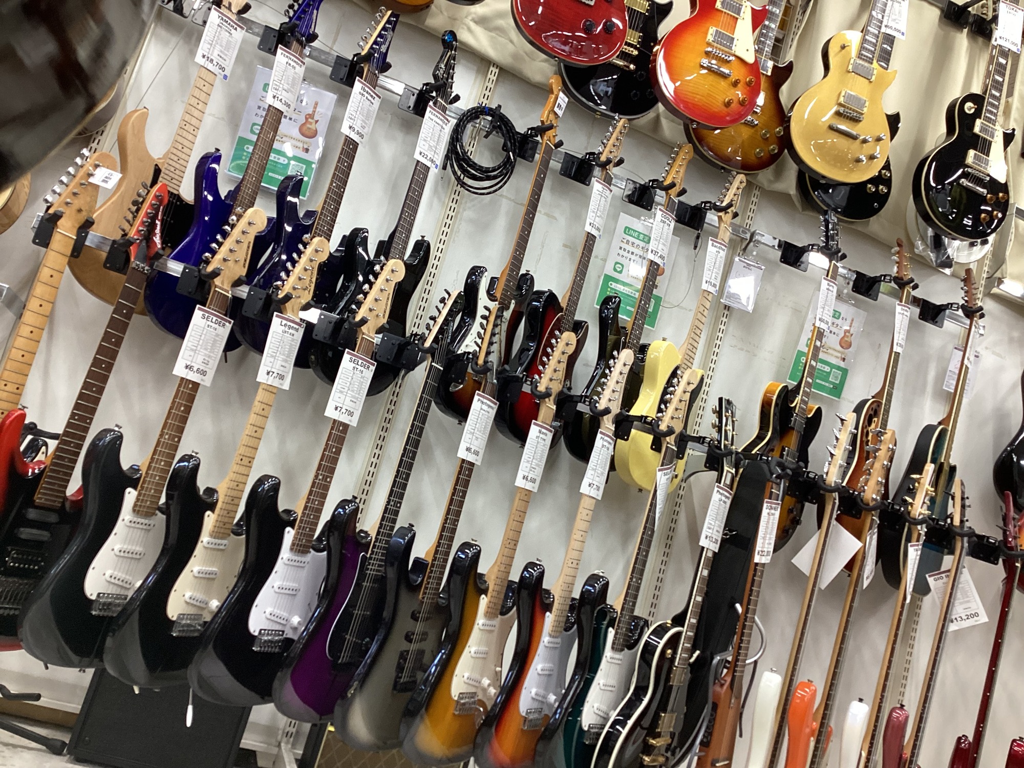 中古楽器】超お買得楽器!!トレファクオンラインSALE情報☆【中古ギター