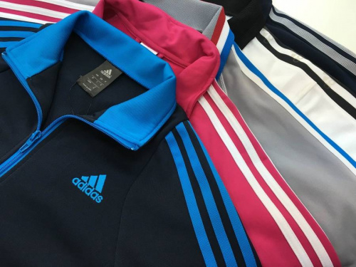 トレーニング用品のアディダス（adidas）