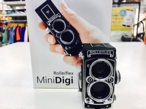 デジタルカメラのROLLEI