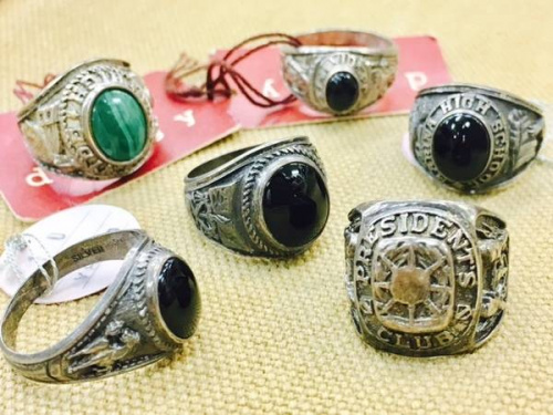 ブランド・ラグジュアリーのアクセサリー