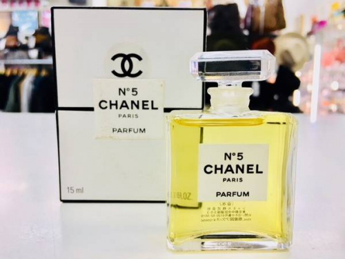 香水のCHANEL