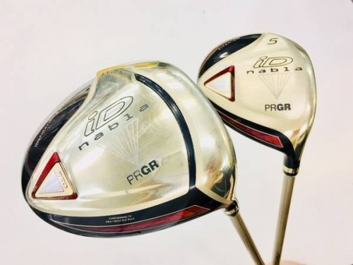 スポーツ用品のゴルフ