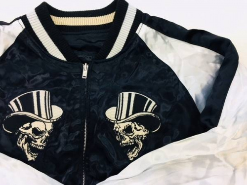 ジャケットのVANSON