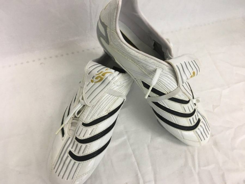 サッカー　ユニフォームのサッカー　スパイク