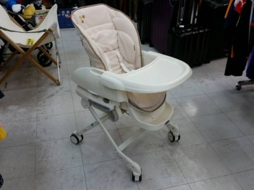 ハイローチェアの電動ハイローチェア