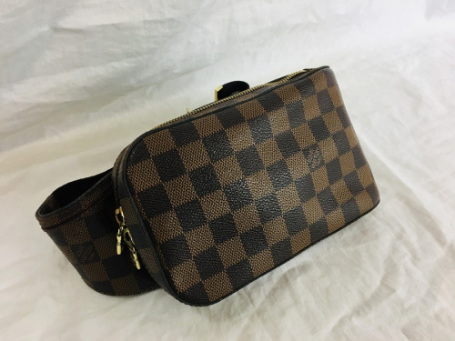 ブランド・ラグジュアリーのルイヴィトン（LOUIS VUITTON）