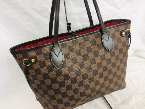 ブランド・ラグジュアリーのルイヴィトン（LOUIS VUITTON）