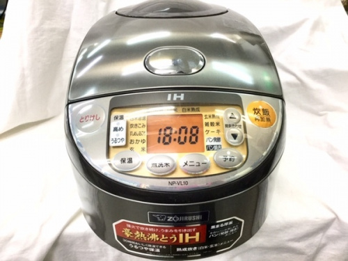 キッチン家電の炊飯器