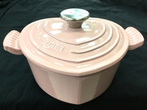 キッチン雑貨の鍋