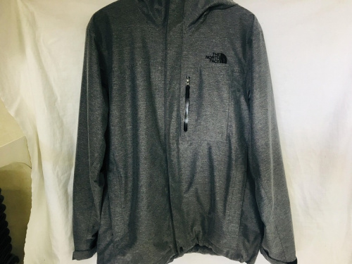 ジャケットのTHE NORTH FACE