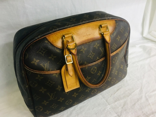 ブランド・ラグジュアリーのルイヴィトン（LOUIS VUITTON）