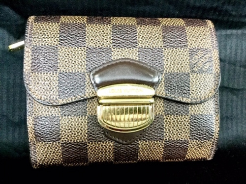 ブランド・ラグジュアリーのルイヴィトン（LOUIS VUITTON）